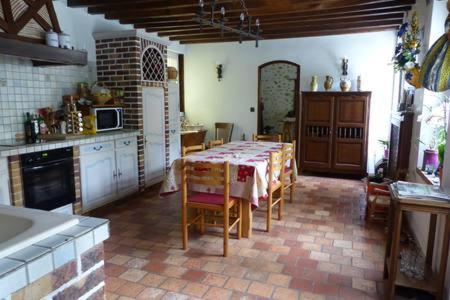 مانيي لي أمو Maison D'Hotes La Source المظهر الخارجي الصورة