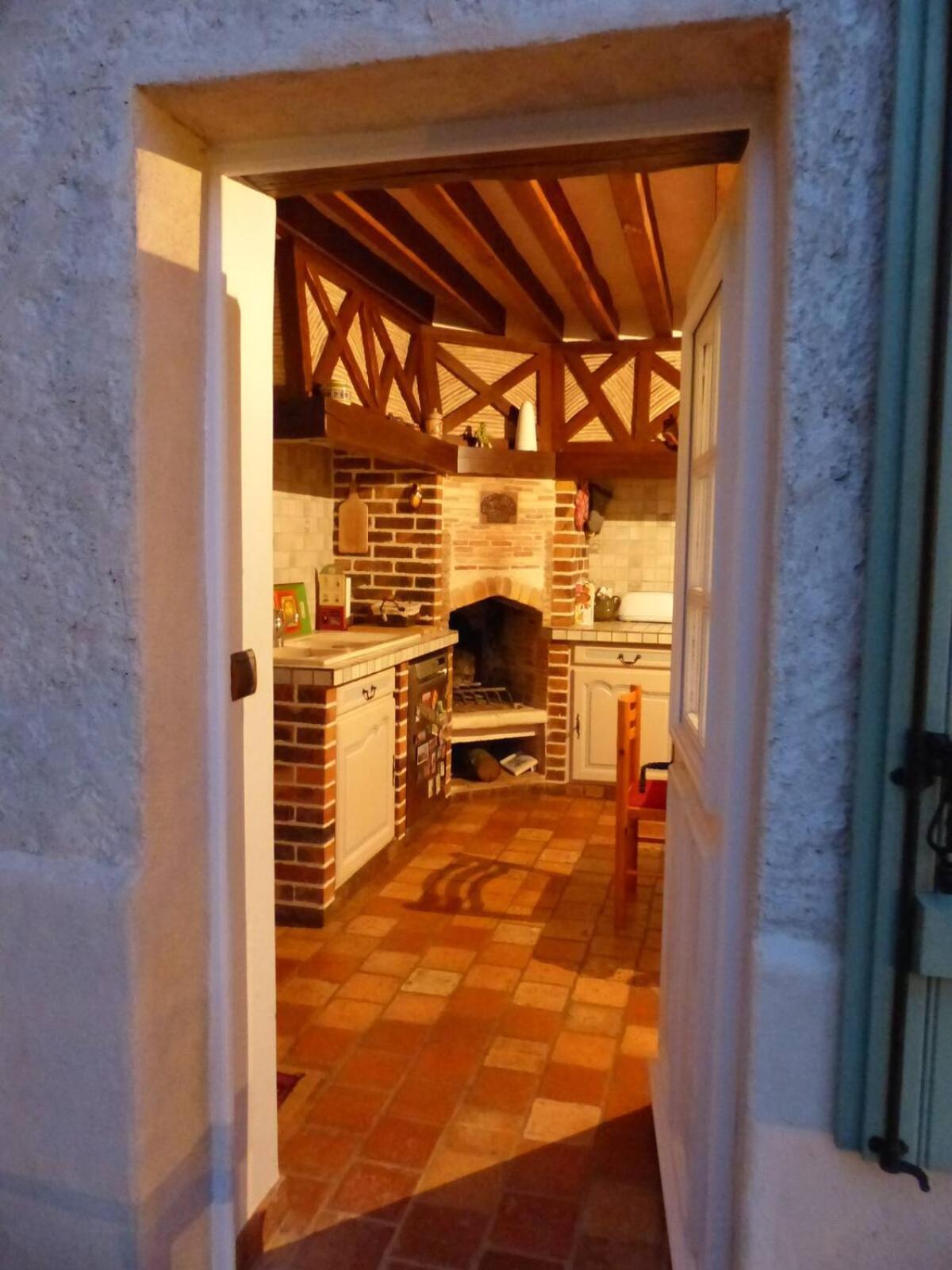مانيي لي أمو Maison D'Hotes La Source المظهر الخارجي الصورة
